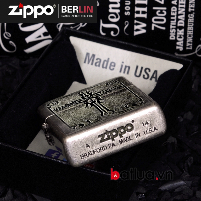 Bật lửa Zippo phiên bản Antique Silver Cross Original