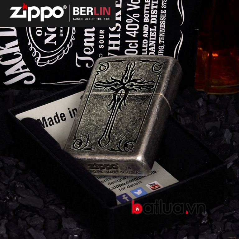 Bật lửa Zippo phiên bản Antique Silver Cross Original