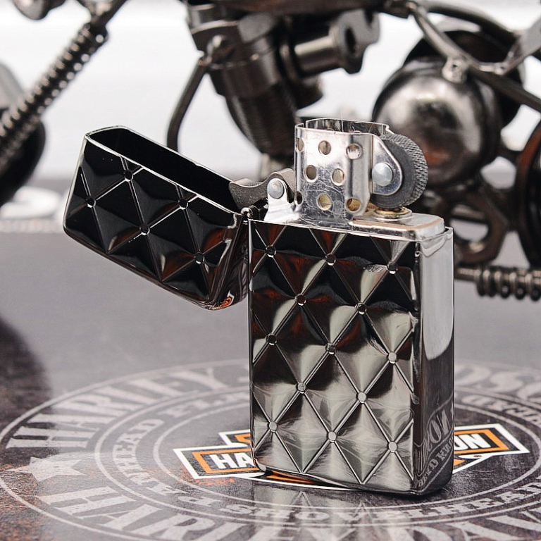 Zippo Chính Hãng Phiên Bản Hàn Quốc Phun Sơn 3D Kim Cương