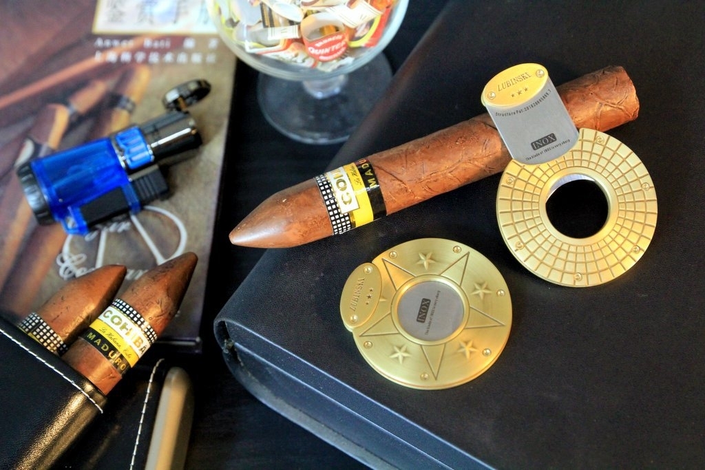 Dao cắt Cigar Rubinski hàng chính hãng chất liệu thép không gỉ