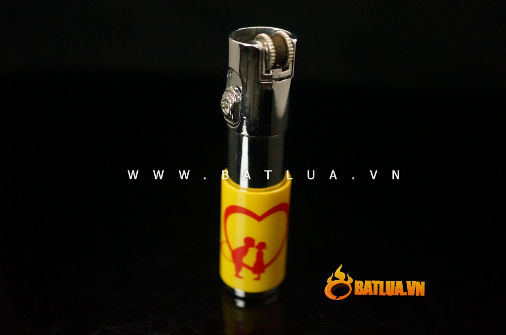 Bật lửa đánh đá lửa khò bọc bởi các hình đẹp mắt FOCUS