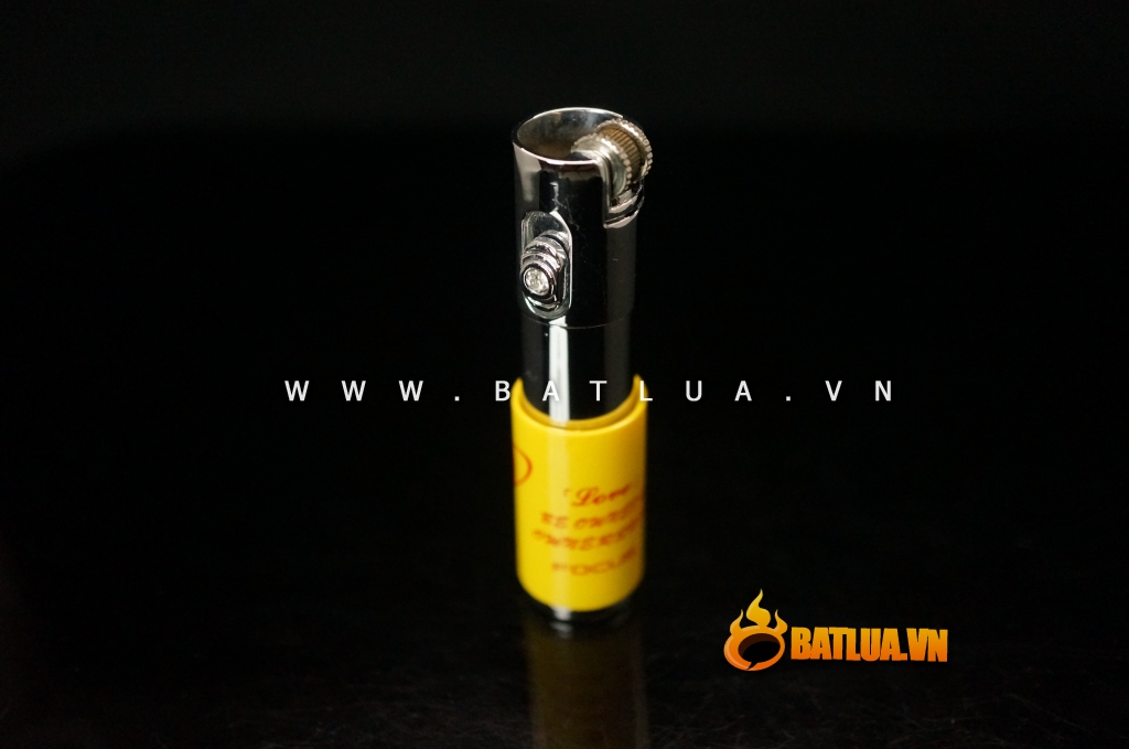 Bật lửa đánh đá lửa khò bọc bởi các hình đẹp mắt FOCUS