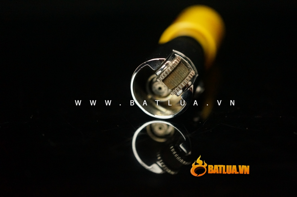 Bật lửa đánh đá lửa khò bọc bởi các hình đẹp mắt FOCUS