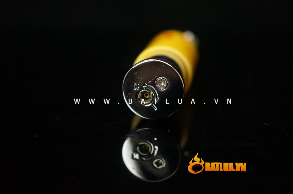 Bật lửa đánh đá lửa khò bọc bởi các hình đẹp mắt FOCUS