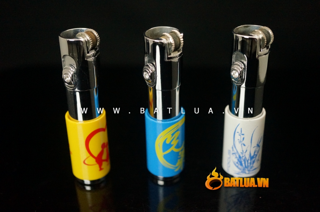 Bật lửa đánh đá lửa khò bọc bởi các hình đẹp mắt FOCUS