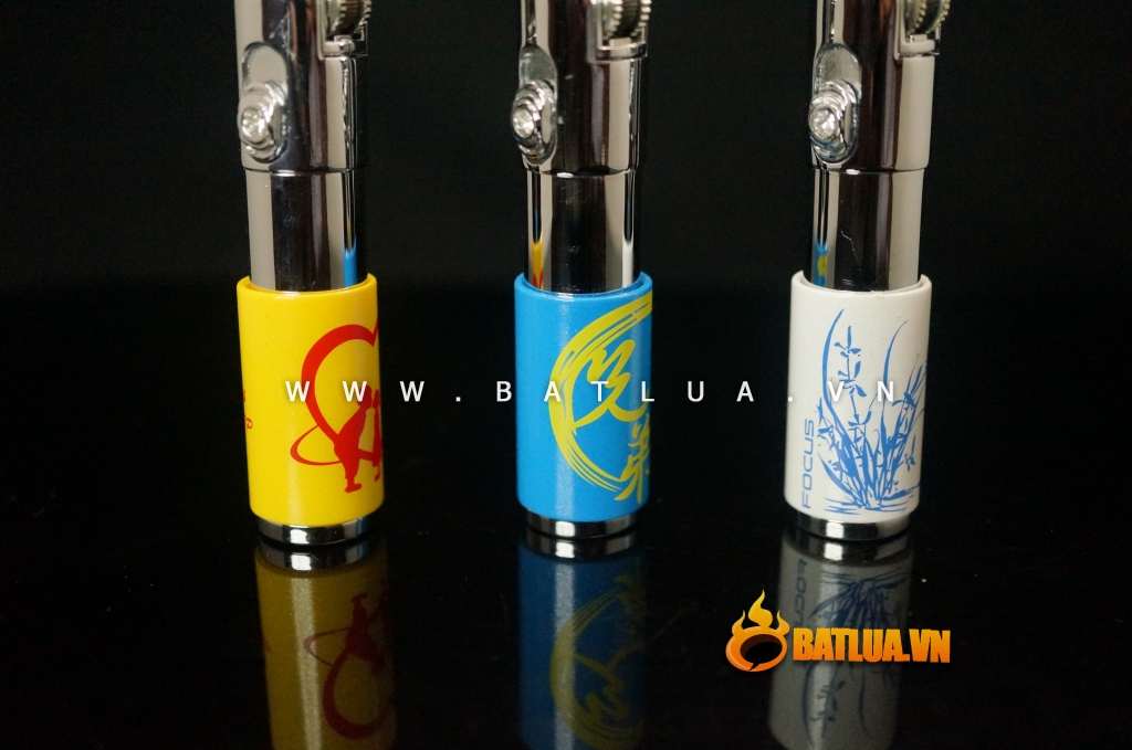 Bật lửa đánh đá lửa khò bọc bởi các hình đẹp mắt FOCUS