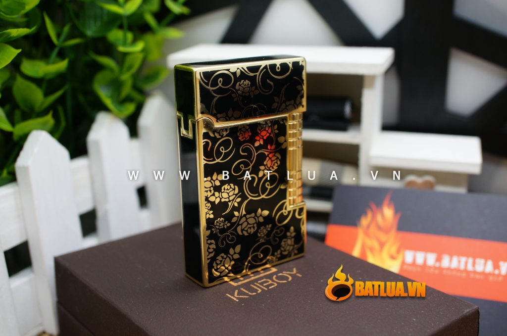 Bật lửa KUBOY chạm khắc hoa văn sắc sảo tinh tế KUBOY K1-12