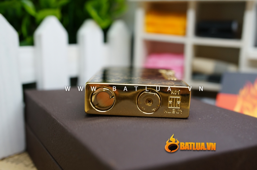 Bật lửa KUBOY chạm khắc hoa văn sắc sảo tinh tế KUBOY K1-12