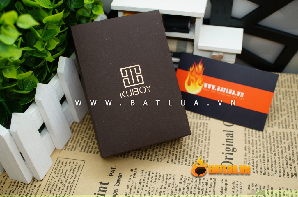 Bật lửa KUBOY chạm khắc hoa văn sắc sảo tinh tế KUBOY K1-12