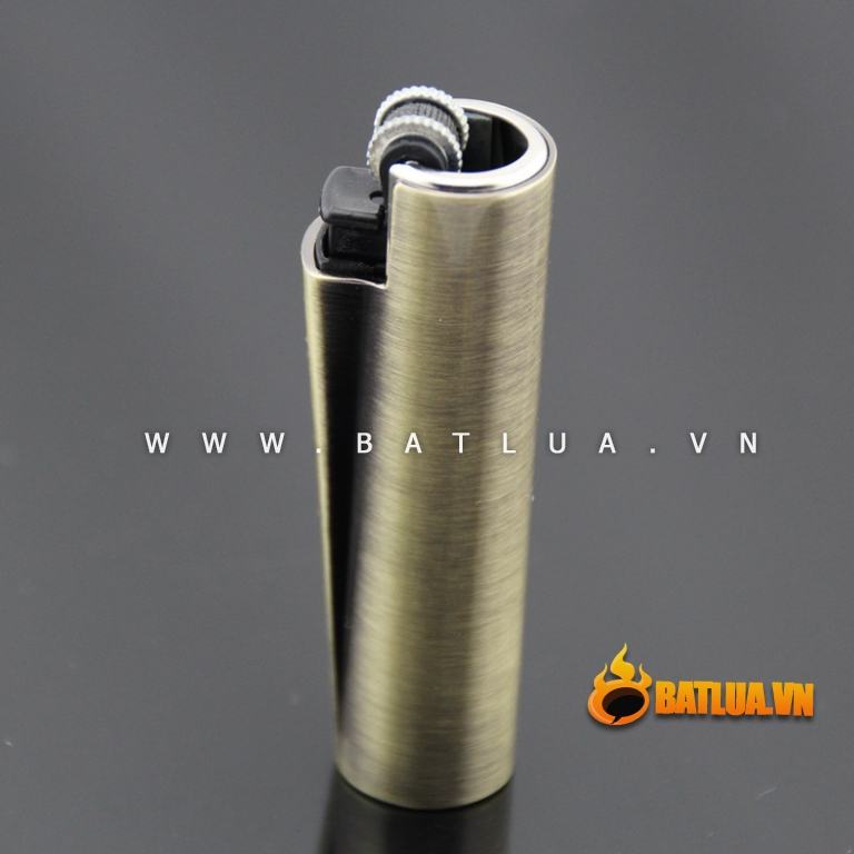 Bật lửa CLIPPER hình trụ đồng đánh đá khắc hoa cách điệu