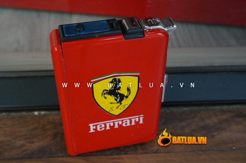 Hộp đựng thuốc lá đa năng đẩy thuốc kiêm bật lửa logo xe hơi FERRARI màu đỏ