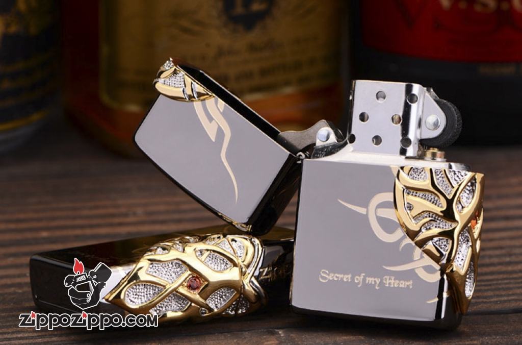 Bật lửa Zippo đen khắc viền trái tim