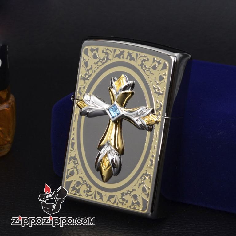 Bật lửa Zippo khắc nổi hình thánh giá mặt đen bóng