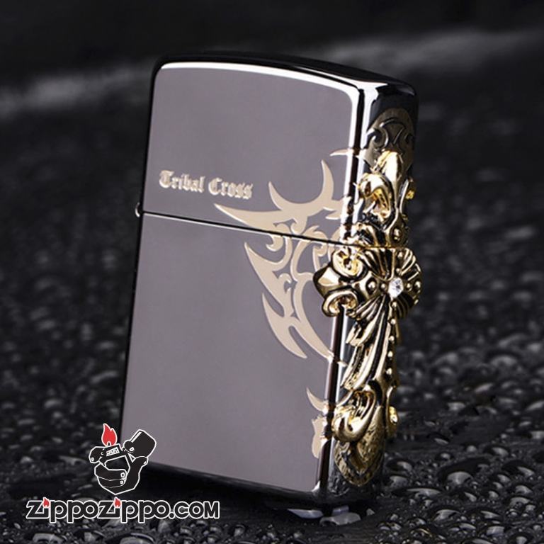 Bật lửa Zippo gương đen khắc thánh giá bên hông