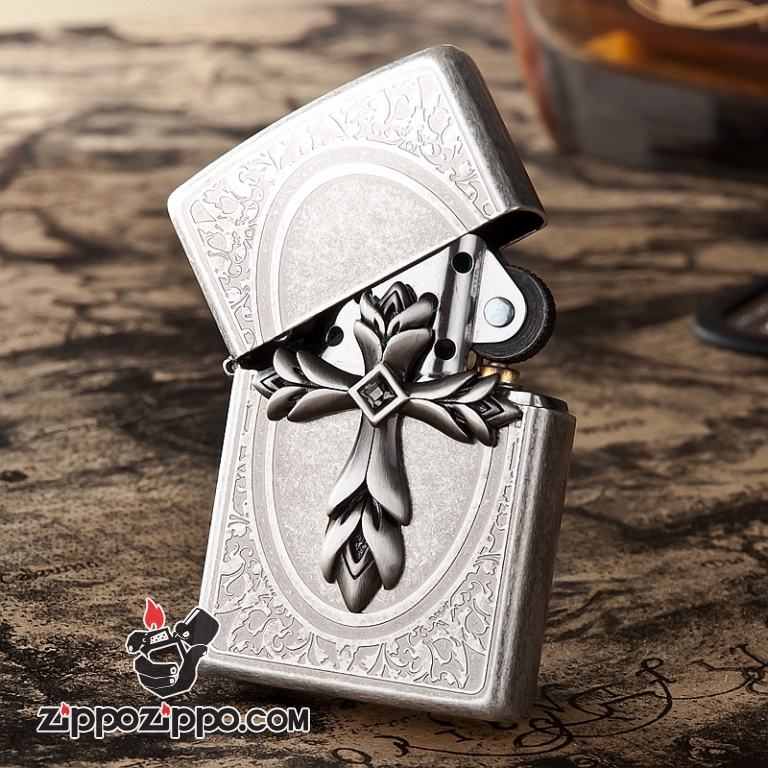 Bật lửa Zippo cổ bạc khắc thánh giá có họa tiết bao quanh