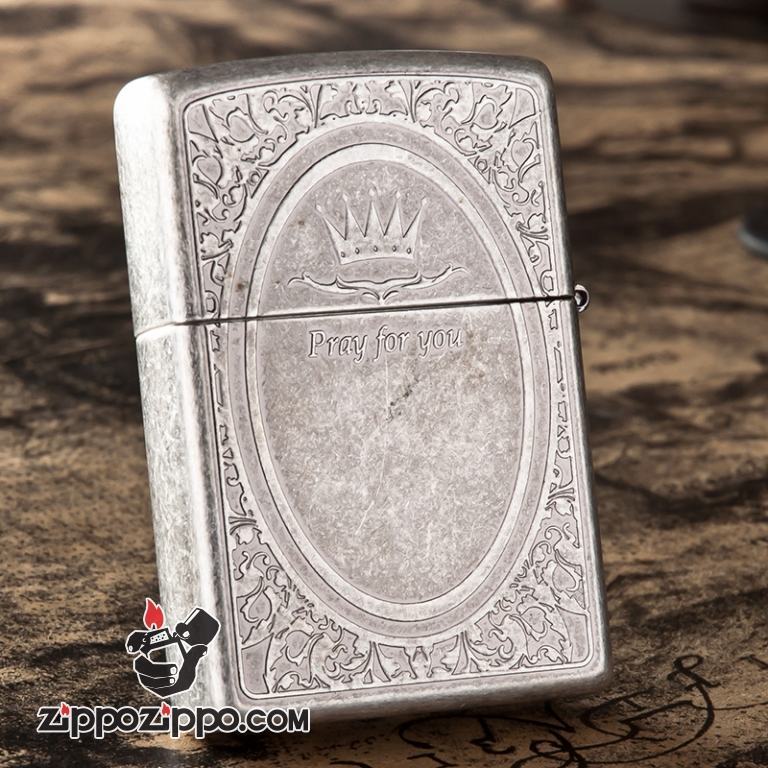 Bật lửa Zippo cổ bạc khắc thánh giá có họa tiết bao quanh