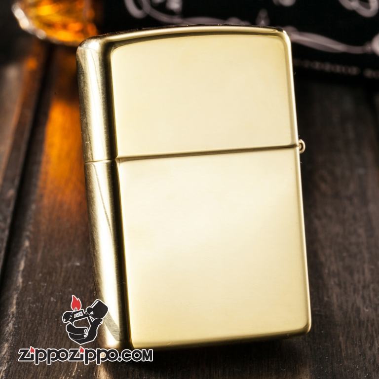 Bật lửa Zippo khắc hoa văn nền đỏ