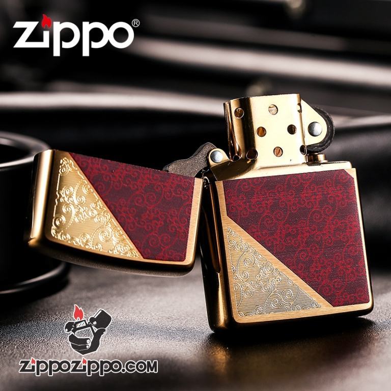 Bật lửa Zippo đồng vát chéo hai bên nền đỏ giữa