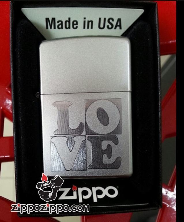 Bật lửa Zippo phiên bản Crom khắc chữ LOVE