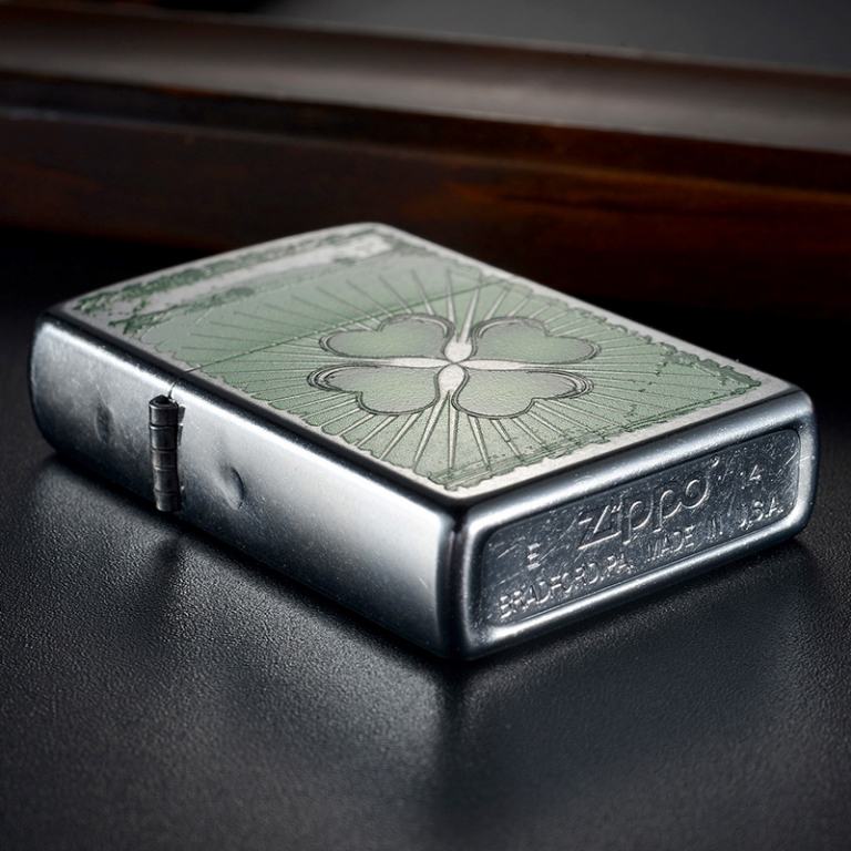 Bật lửa Zippo phiên bản Lucky Clover Graffiti