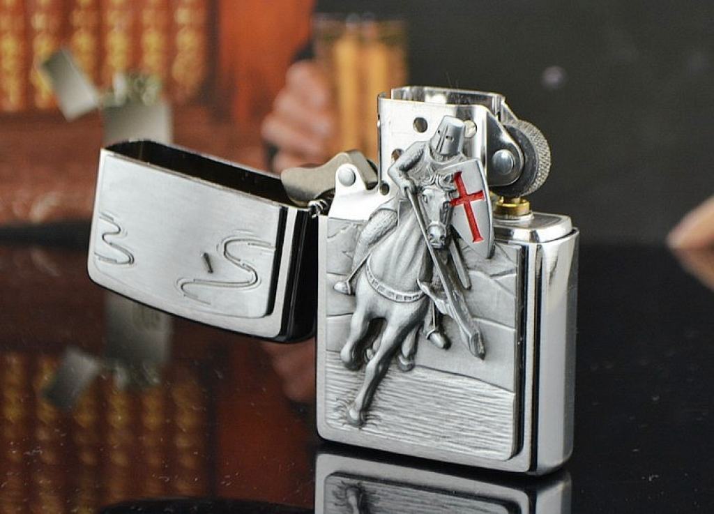 Bật lửa Zippo phiên bản CHâu Âu hiệp sĩ Thập tự chinh