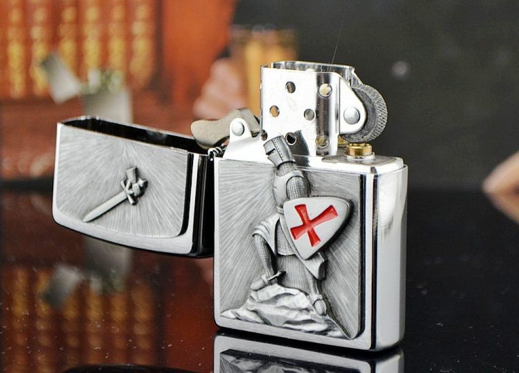 Bật lửa Zippo phiên bản Thập Tự Chinh