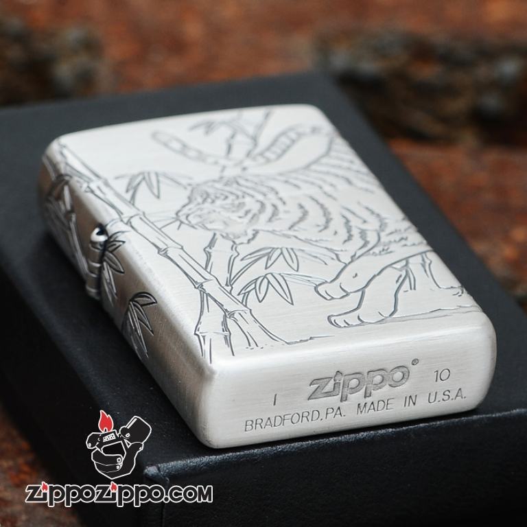 Bật lửa Zippo khắc hổ bao quanh