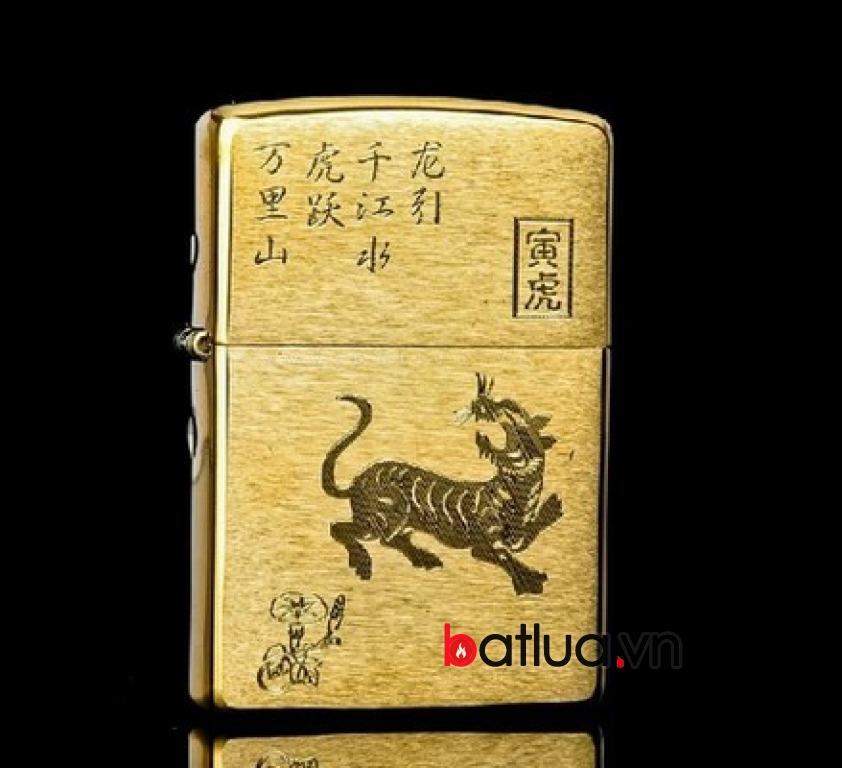 Zippo khắc hình 12 con giáp tuổi mão ( con mèo )