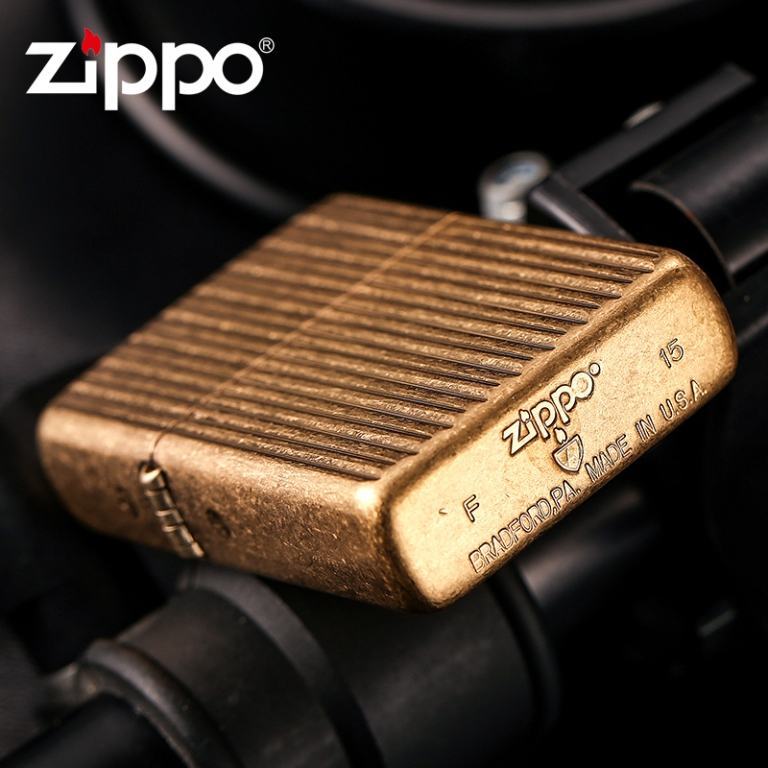 Zippo Chính Hãng Đồng Họa Tiết Kẻ Dọc Nổi Vỏ Dày