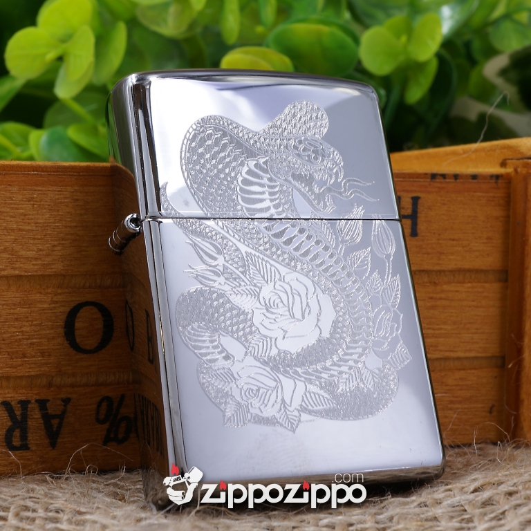 bật lửa zippo mầu bạc khắc mãng xà