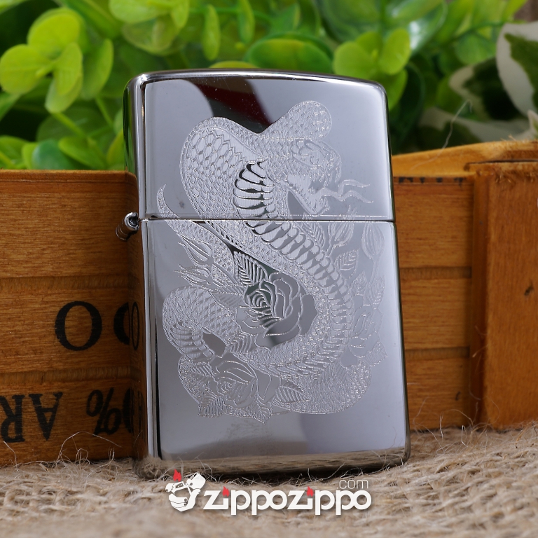 bật lửa zippo mầu bạc khắc mãng xà