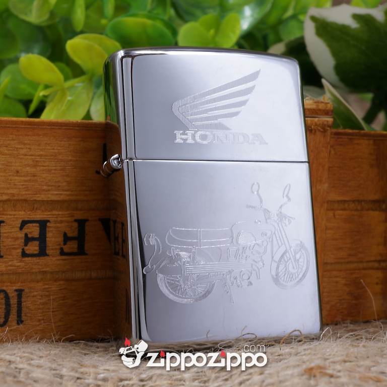 bật lửa zippo mầu bạc khắc xe honda 67