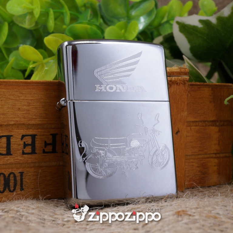 bật lửa zippo mầu bạc khắc xe honda 67