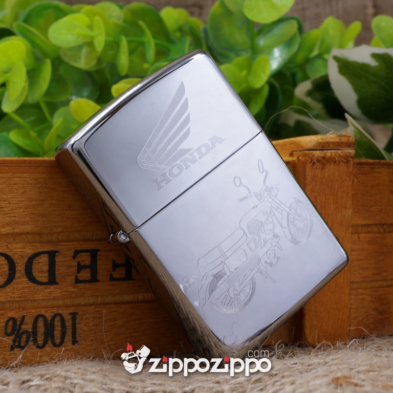 bật lửa zippo mầu bạc khắc xe honda 67