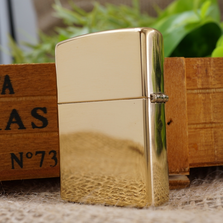 BẬT LỬA ZIPPO ĐỒNG VÀNG KHẮC HOA VĂN TINH XẢO