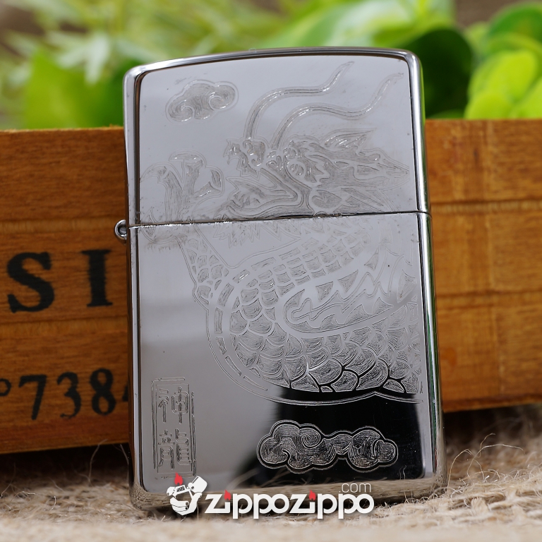 Bật lửa zippo mầu bạc khắc rồng sang trọng