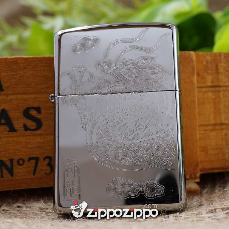 Bật lửa zippo mầu bạc khắc rồng sang trọng
