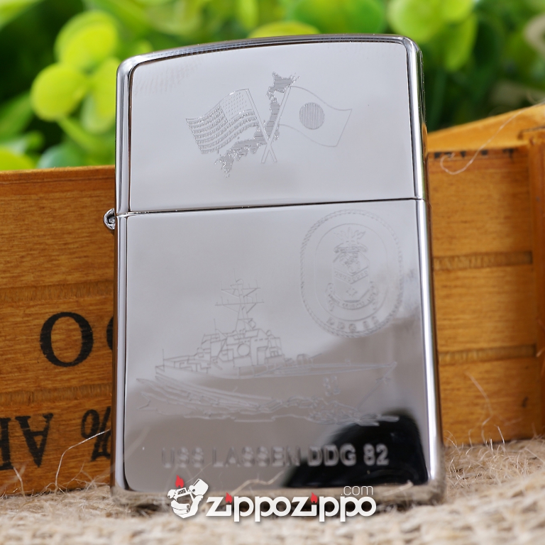 bật lửa zippo khắc mầu bạc hình tầu chiến