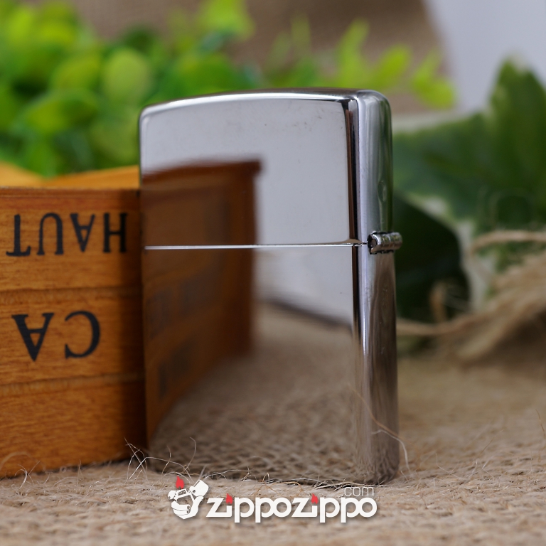 Bật lửa zippo mầu bạc khắc rồng sang trọng