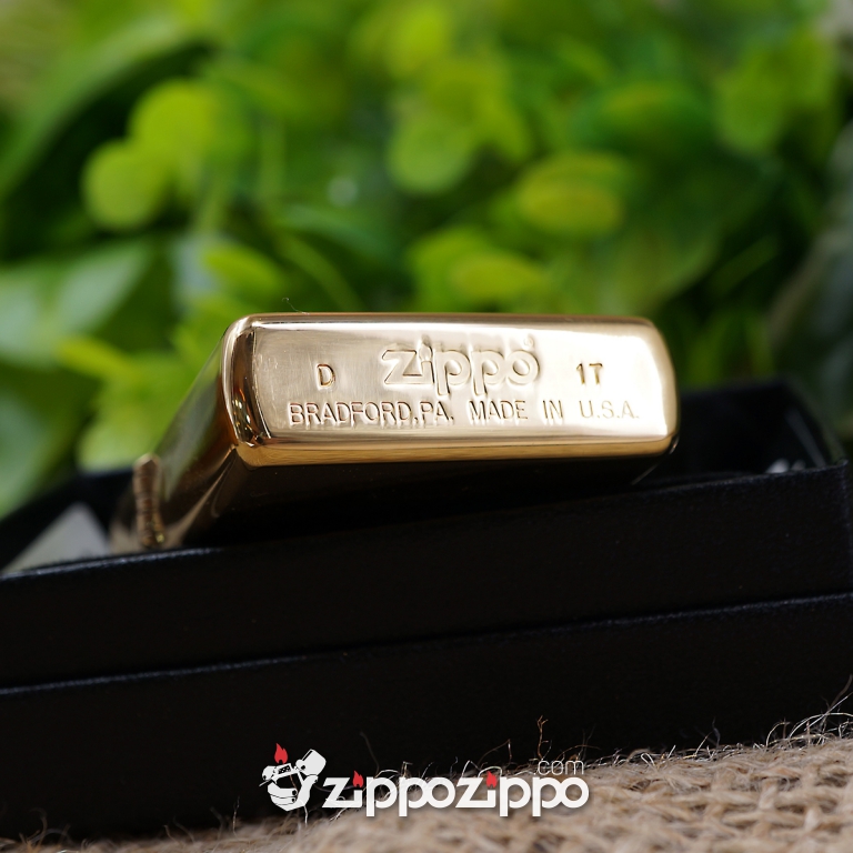 Zippo Màu Vàng Khắc Hoa Văn Hình Tứ Giác (254B)