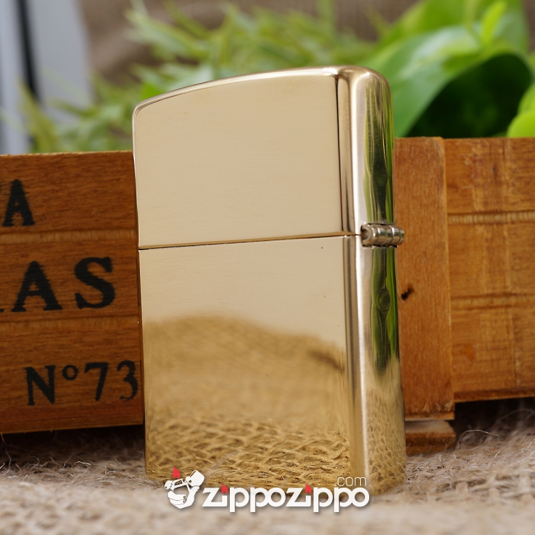 Zippo Màu Vàng Khắc Hoa Văn Hình Tứ Giác (254B)