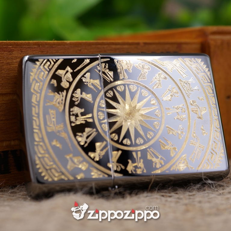 Zippo Màu Đen Bóng Khắc Hoa VĂn Trống Đồng Mạ Vàng