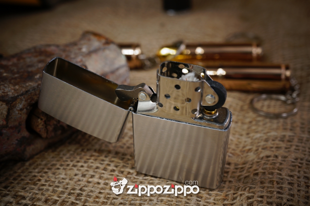 bật lửa zippo cổ bạc xước sản xuất năm 1995