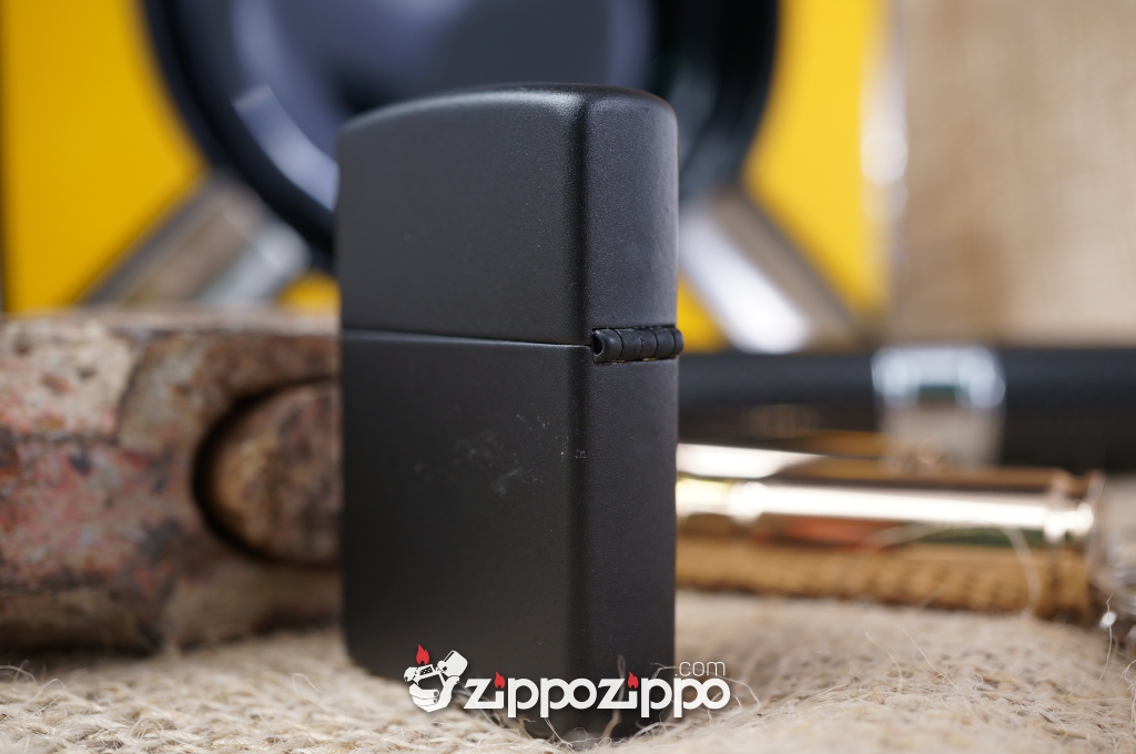 Bật lửa zippo cổ camel khắc nổi