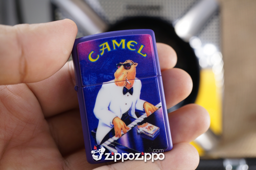 Bật lửa zippo cổ camel khắc nổi