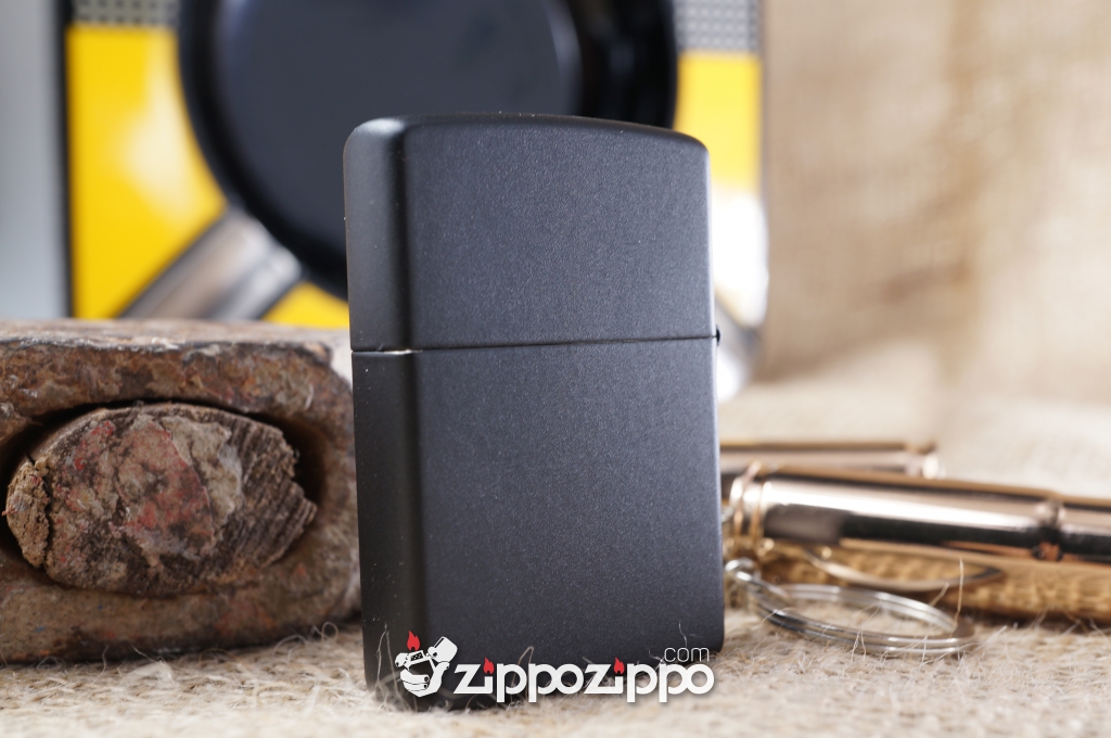 bật lửa zippo cổ sơn đen