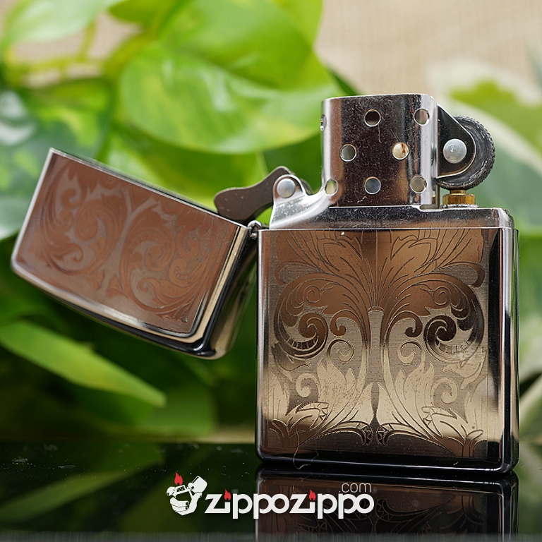 Zippo Màu Bạc Khắc Hình Hoa  Văn Đối Xứng (260)