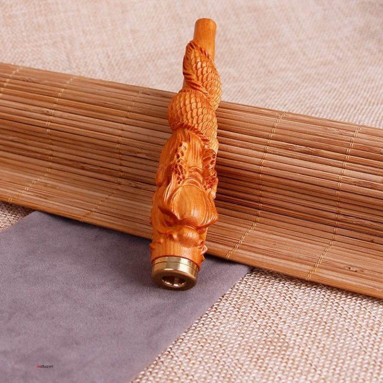 tẩu lọc thuốc lá gỗ đàn hương khắc điệu hình rồng