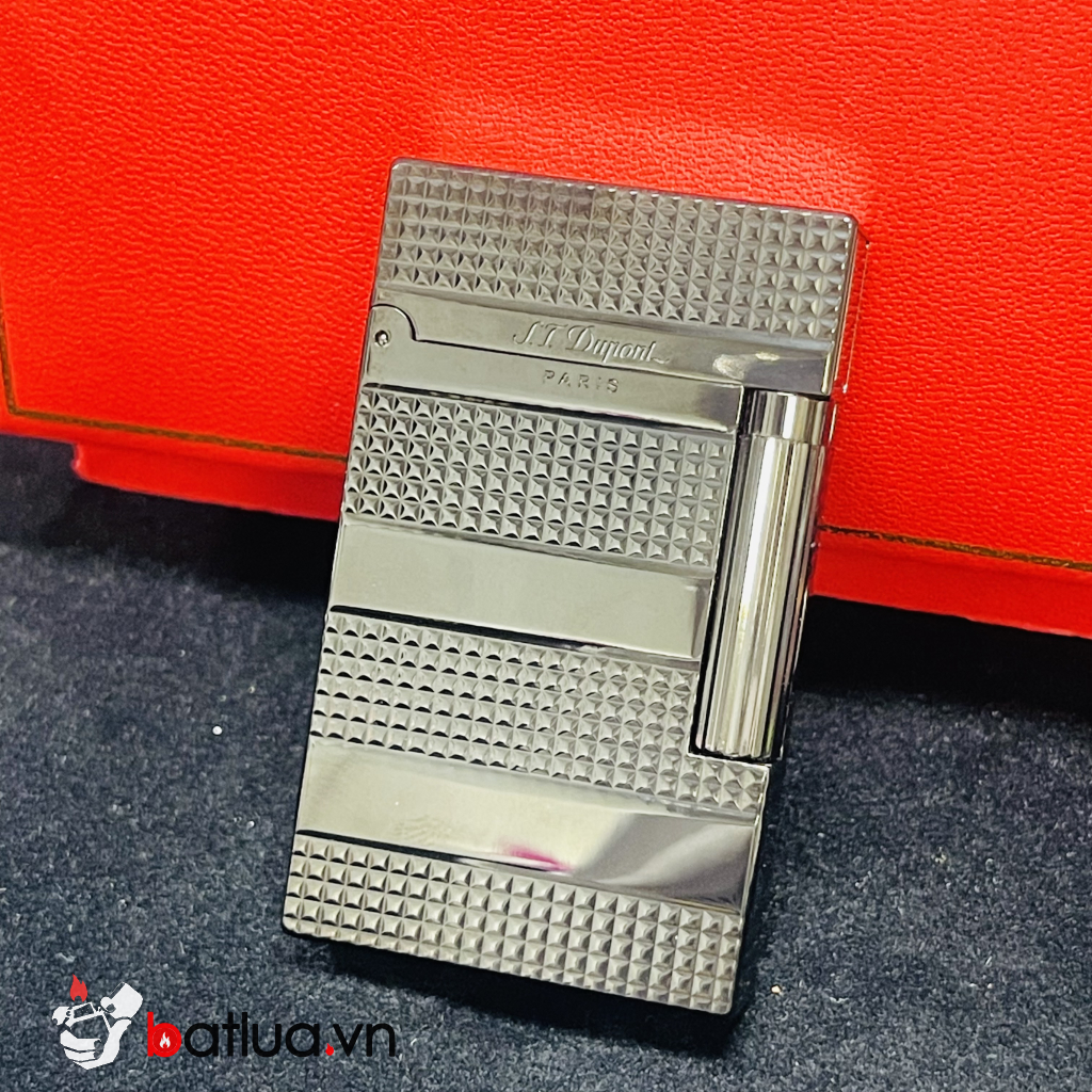 Bật lửa S.T. Dupont Ligne 2 Đen Kim Cương – Guilloché Kinh Điển