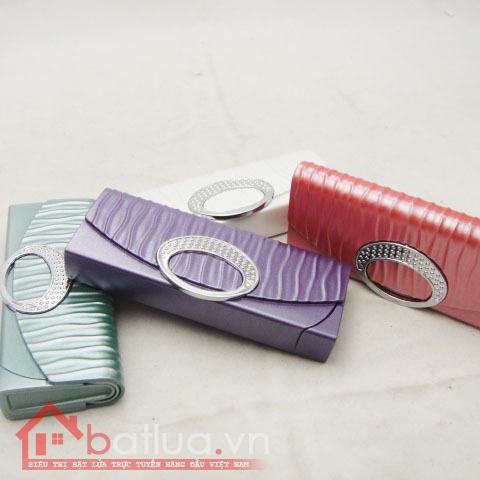 Bật lửa kiểu dáng sáng tạo hình chiếc ví nữ tính